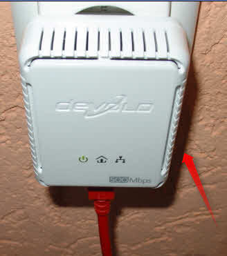 07_dLAN_Adapter_in_Steckdose_stecken.jpg?nocache=1314020657953