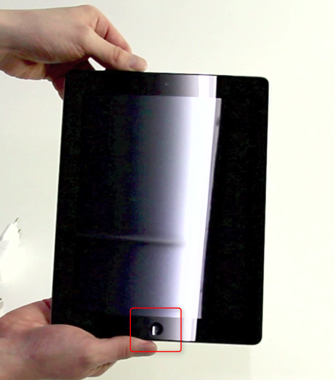 05-Das-erste-Mal-ein-iPad-in-der-Hand-Home-Button-470.png?nocache=1324026799768