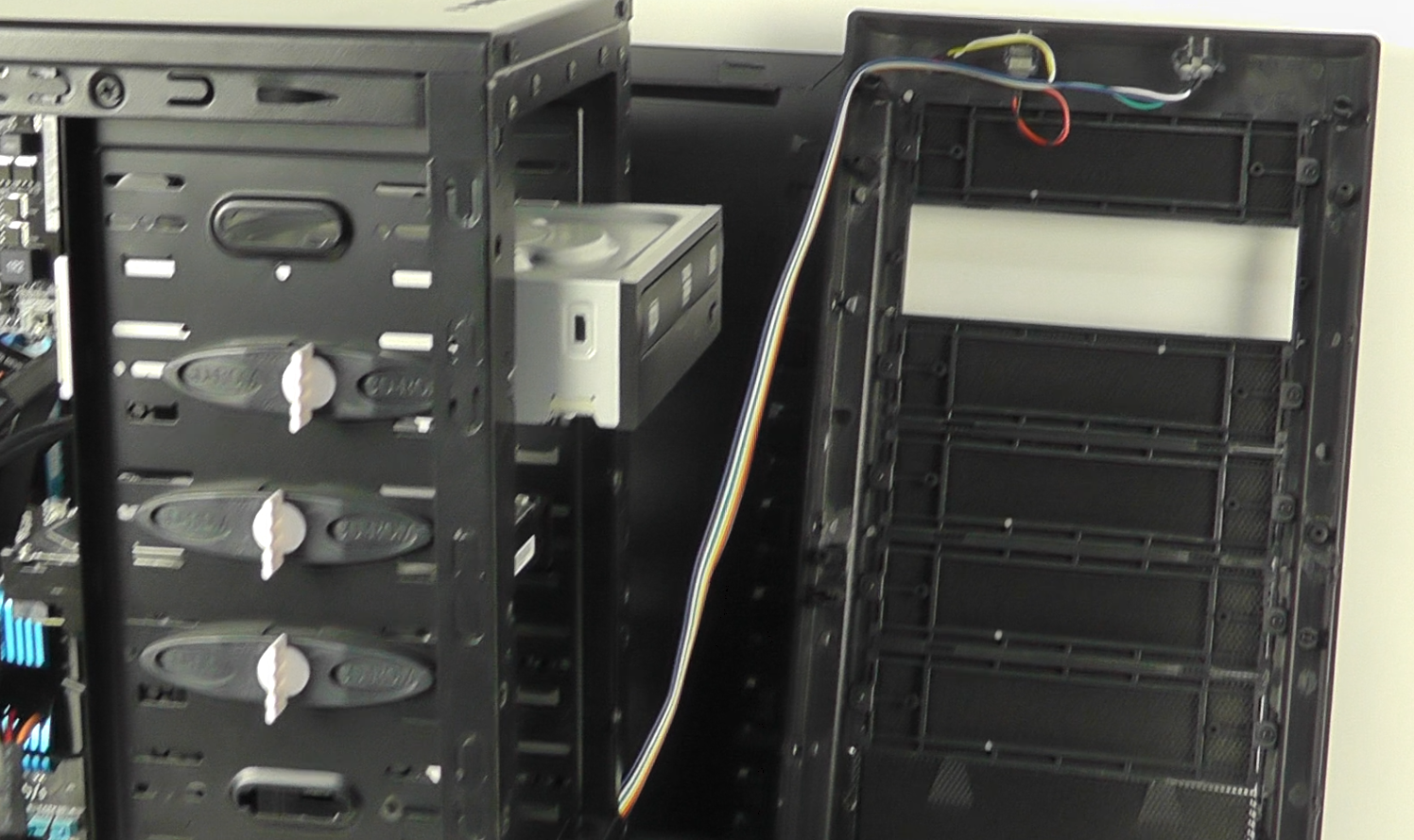 06-einbau-einer-ssd-in-ein-tower-gehaeuse-gehaeusefront-entfernen-470.png?nocache=1328177616920