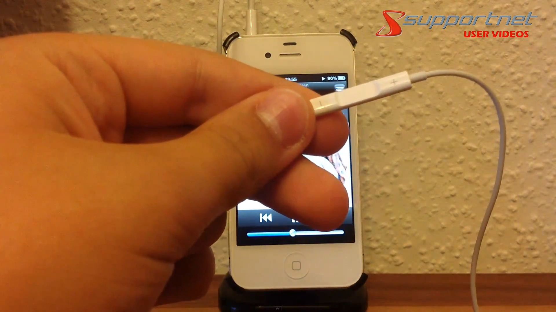 iphone-4-kopfhoerer-bedienung-tasten-user-470.jpg?nocache=1346748107211